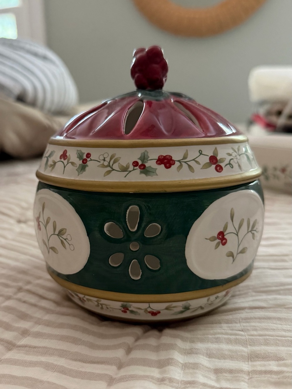Pfaltzgraff Winterberry Tea Light or Candy Dish